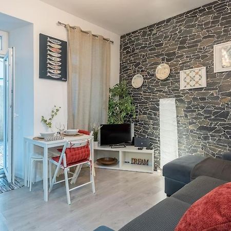 Modern Rustic Apartment In Graca Lisbon Luaran gambar