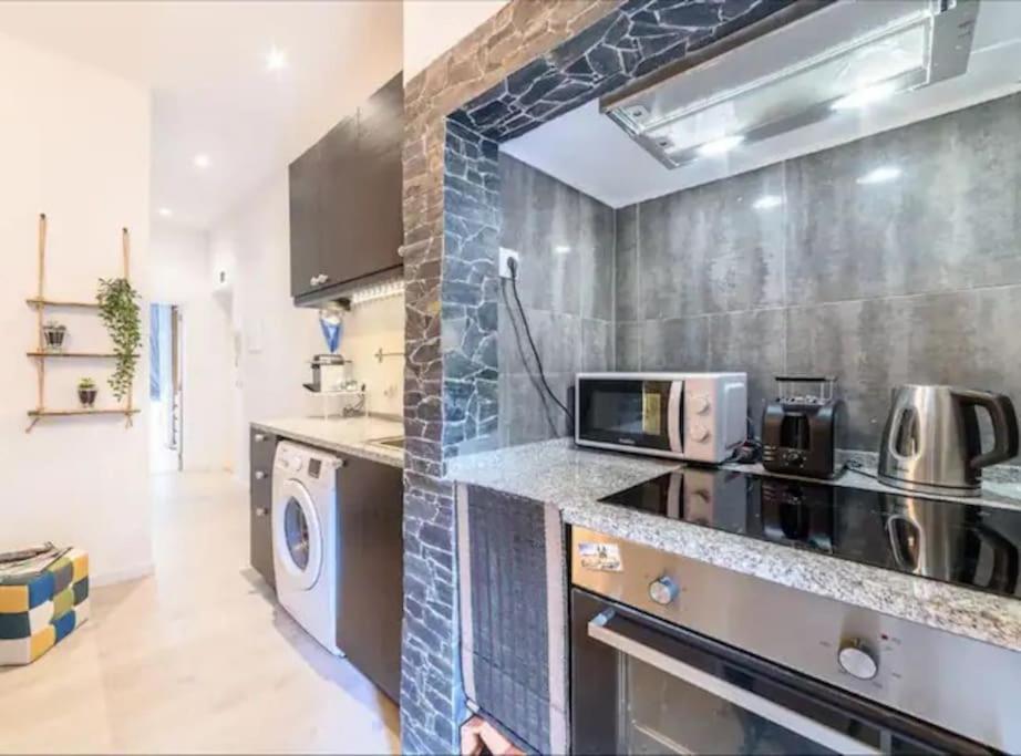 Modern Rustic Apartment In Graca Lisbon Luaran gambar