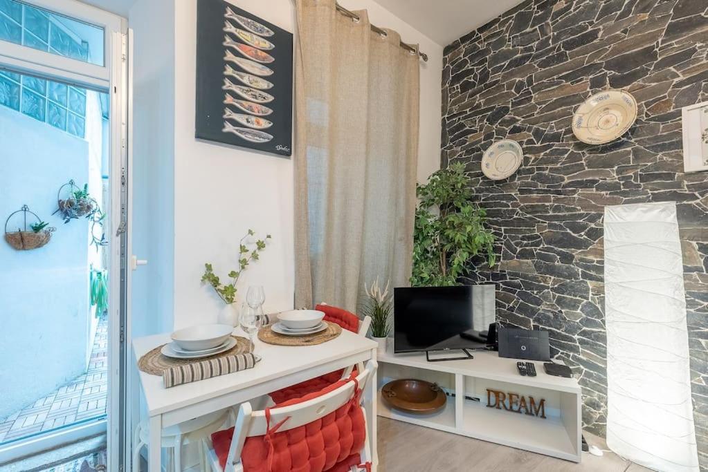 Modern Rustic Apartment In Graca Lisbon Luaran gambar
